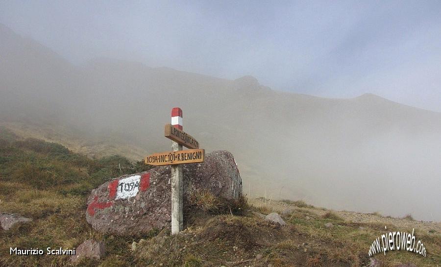 40 Di nuovo nella nebbia. Ciao Montagne.JPG